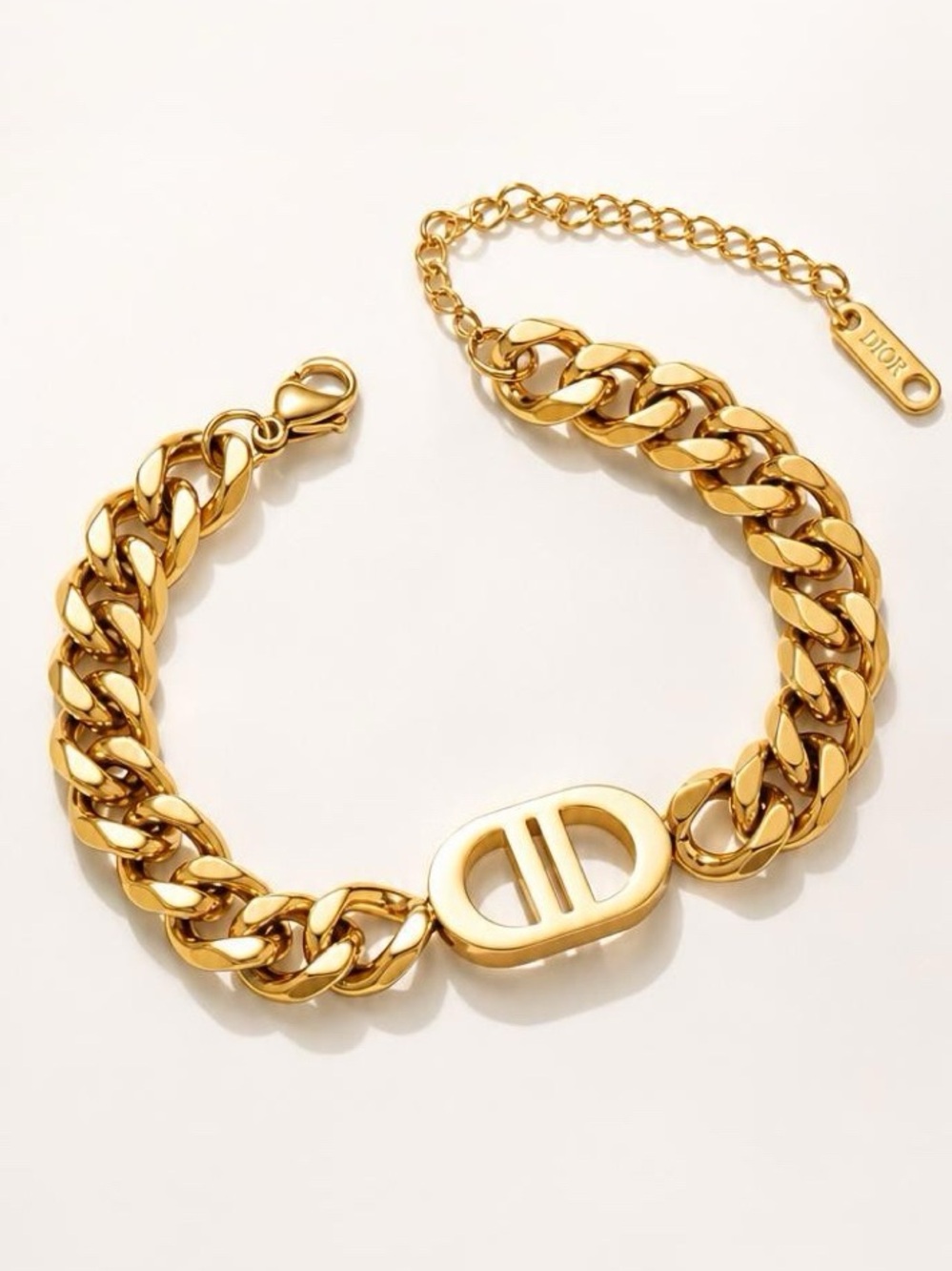 Gold Chain Link Bracelet with Oval Accent